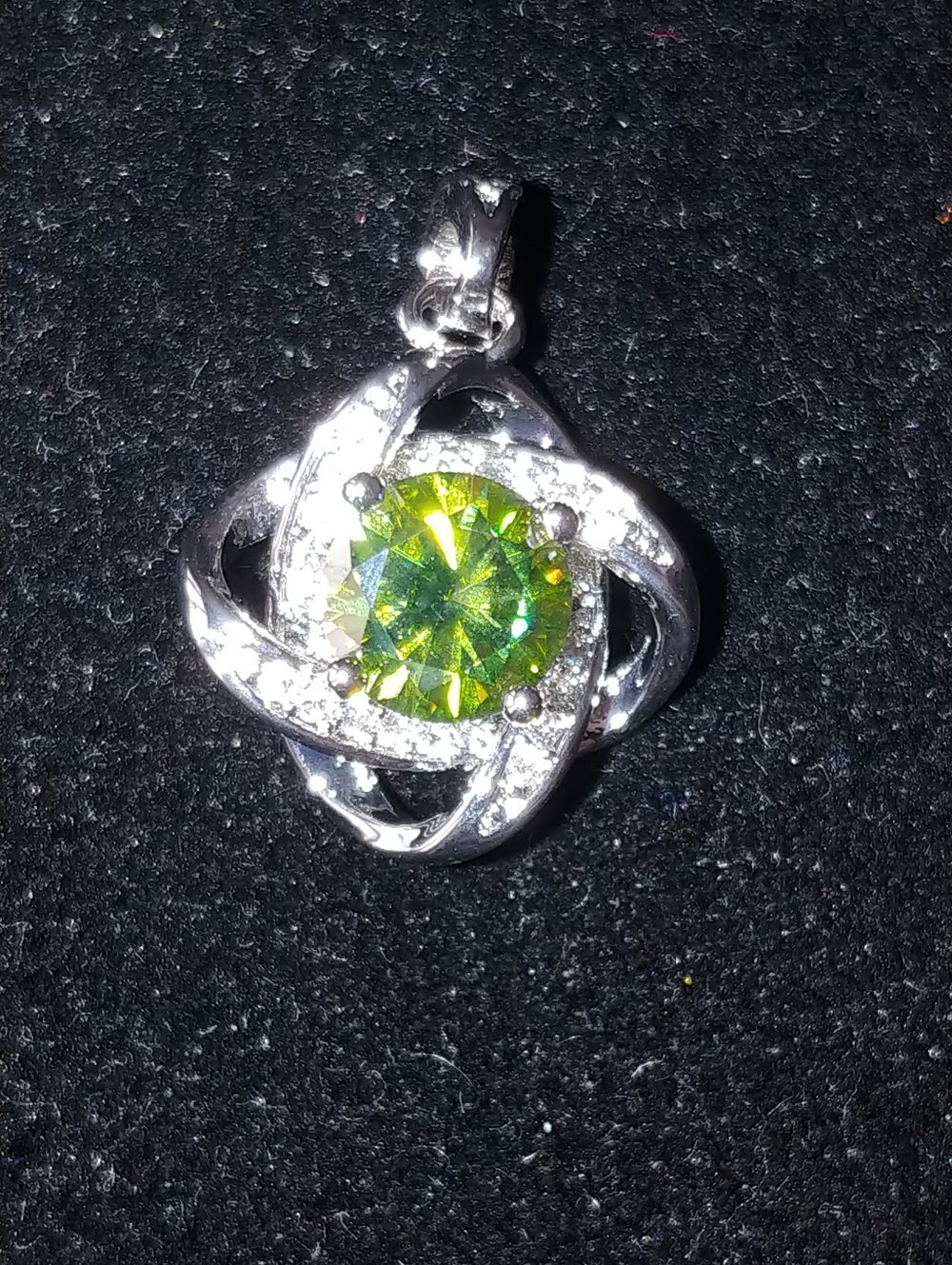Moissanite Green Gemstone & Free Gift